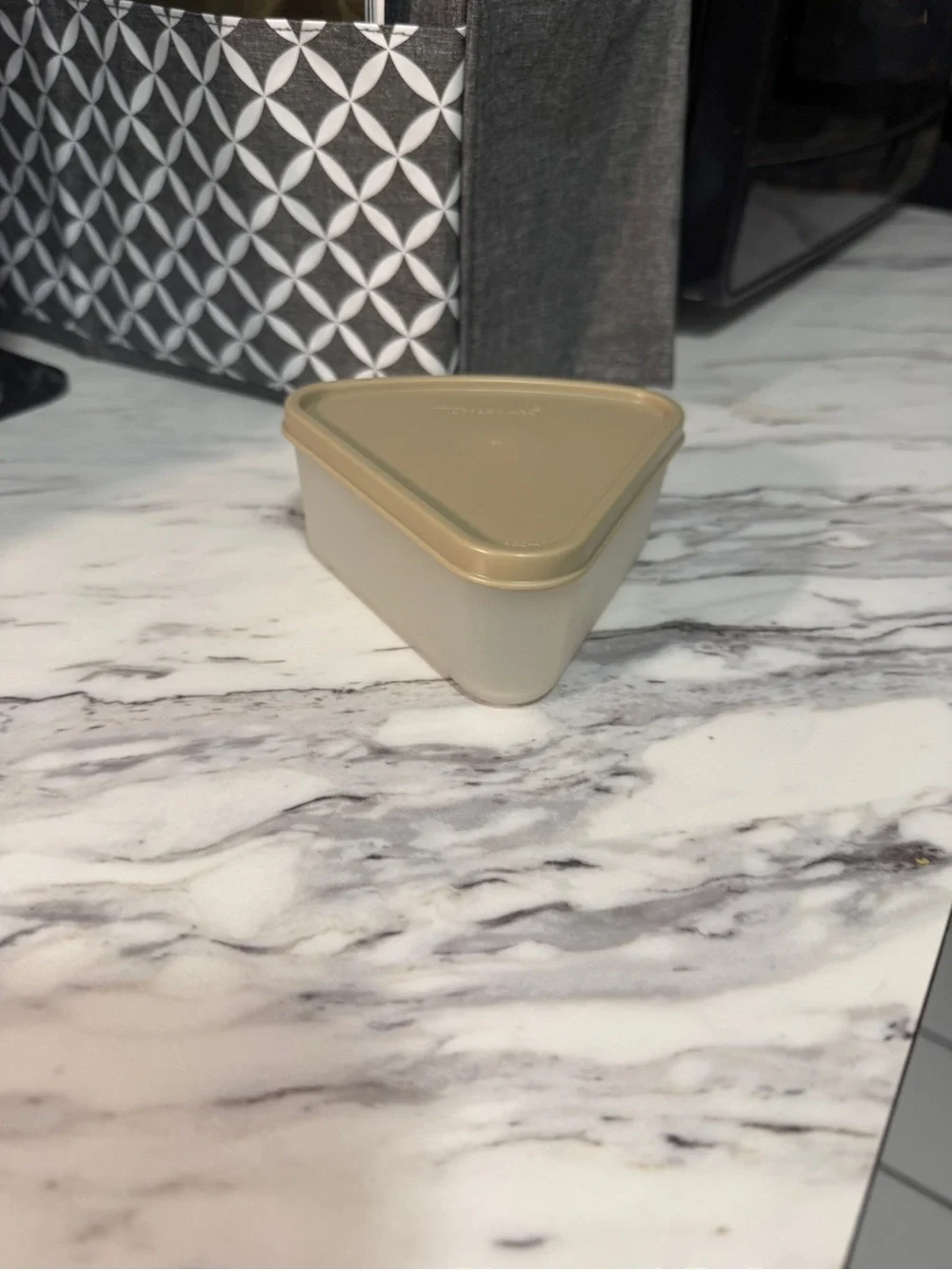 Tupperware Single Pie Serving Food Storage Container